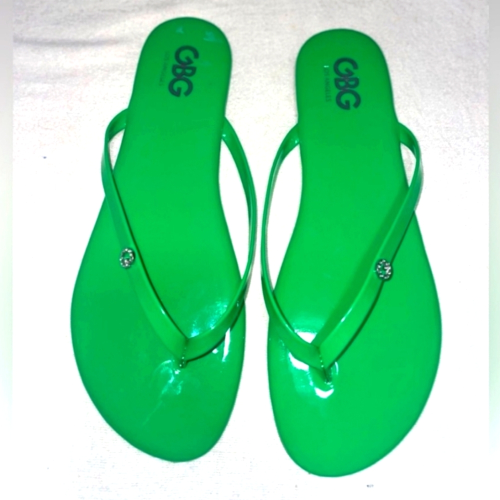 NWOT Women's GBG Los Angeles Flip-flops - Picture 1 of 2